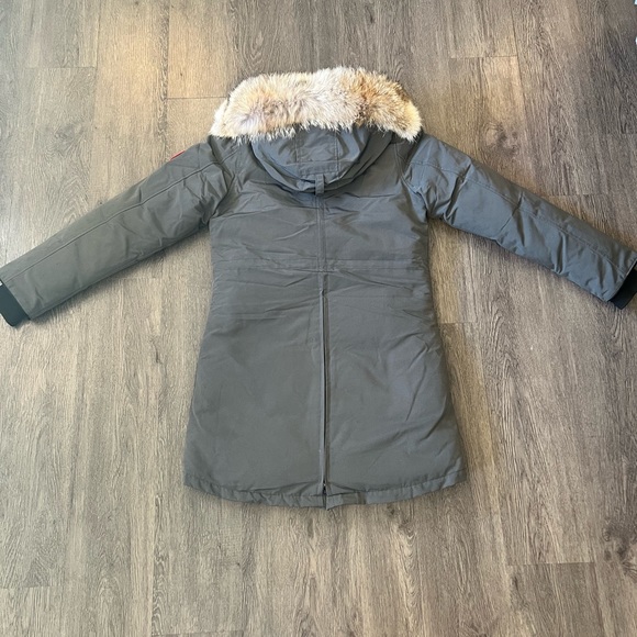 Canada Goose Rossclair Parka. Size Medium - Picture 11 of 16